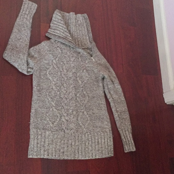 Old Navy Sweaters - 🎉HP🎉 NWOT Knitted Turtleneck Zipped Sweater